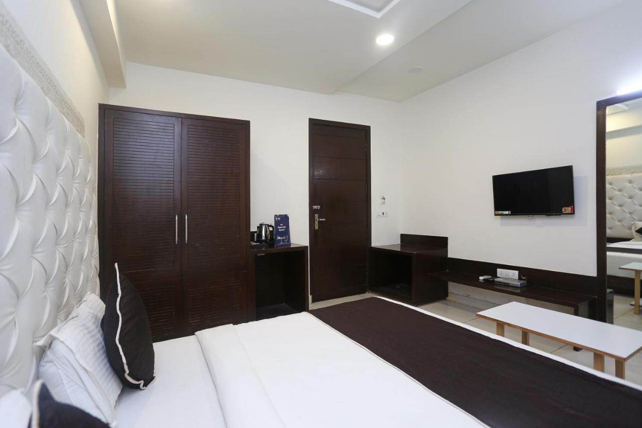 Oyo 18422 Central Grand Belanganj المظهر الخارجي الصورة