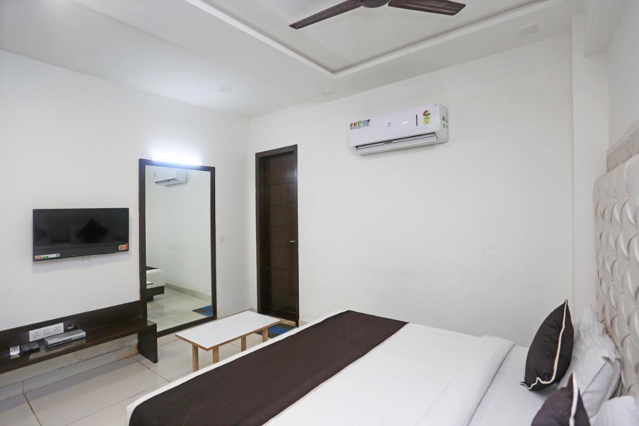 Oyo 18422 Central Grand Belanganj المظهر الخارجي الصورة
