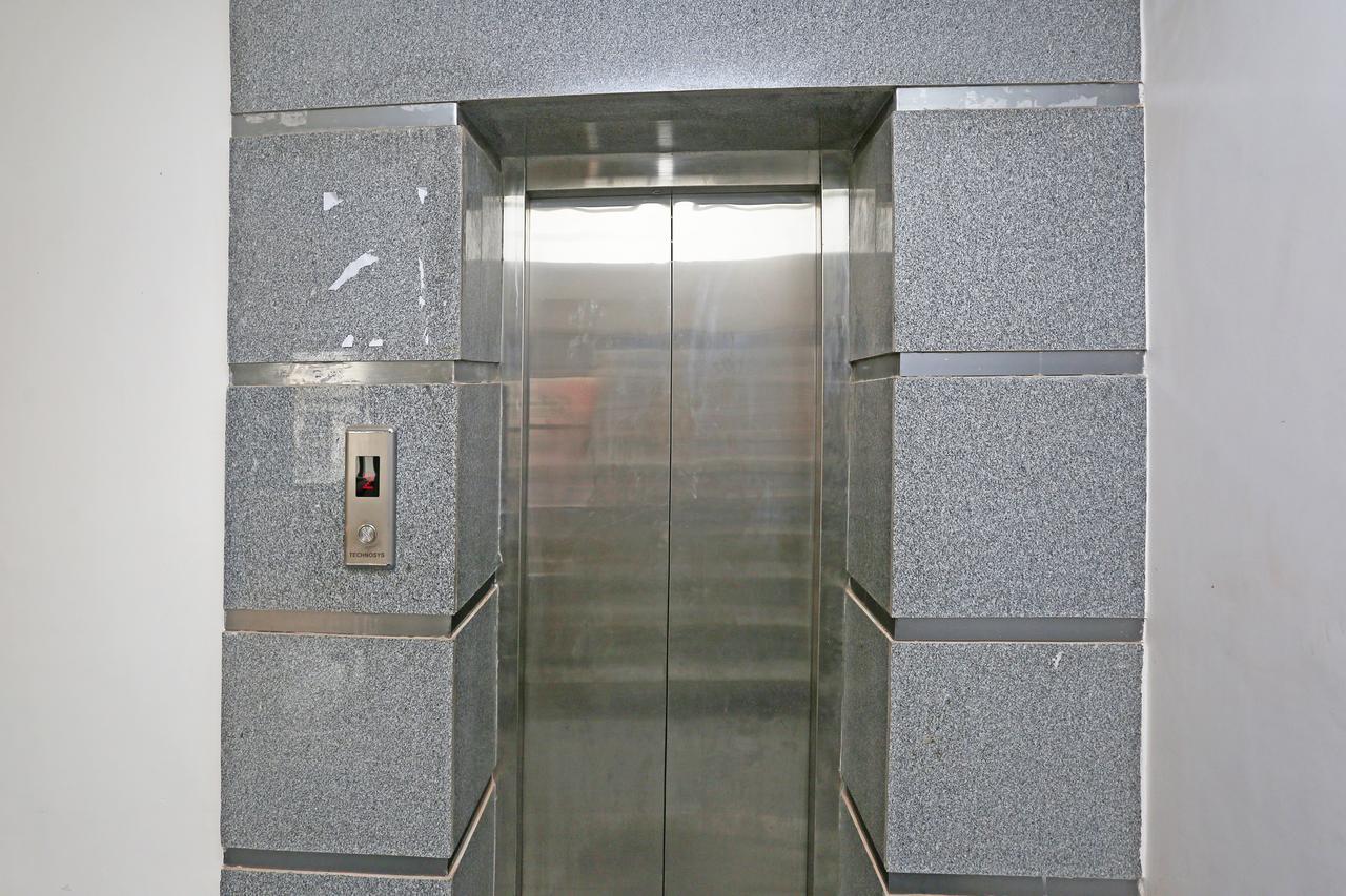 Oyo 18422 Central Grand Belanganj المظهر الخارجي الصورة