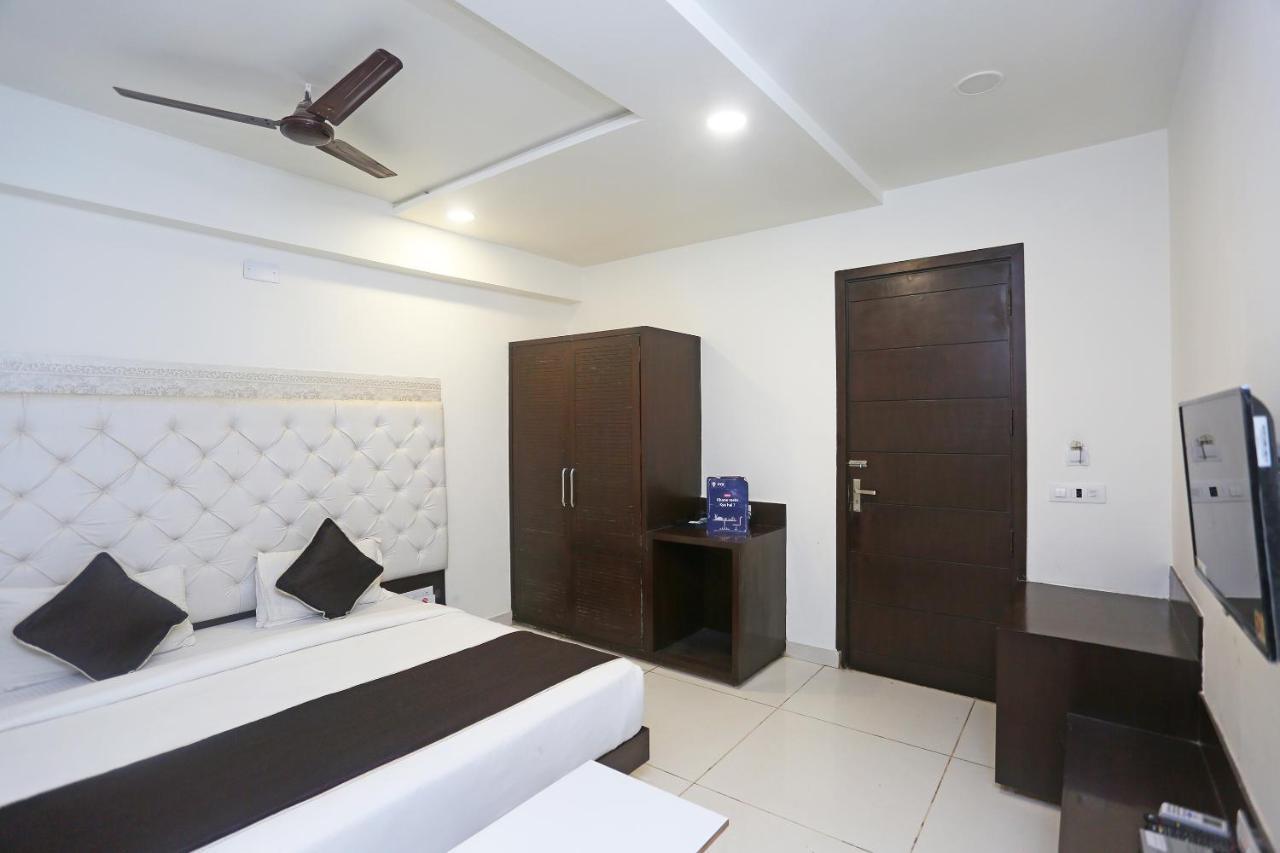 Oyo 18422 Central Grand Belanganj المظهر الخارجي الصورة