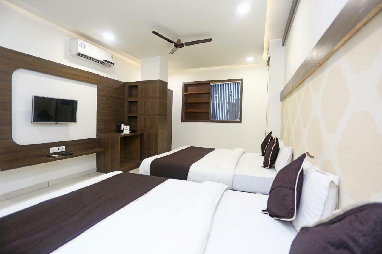 Oyo 18422 Central Grand Belanganj المظهر الخارجي الصورة